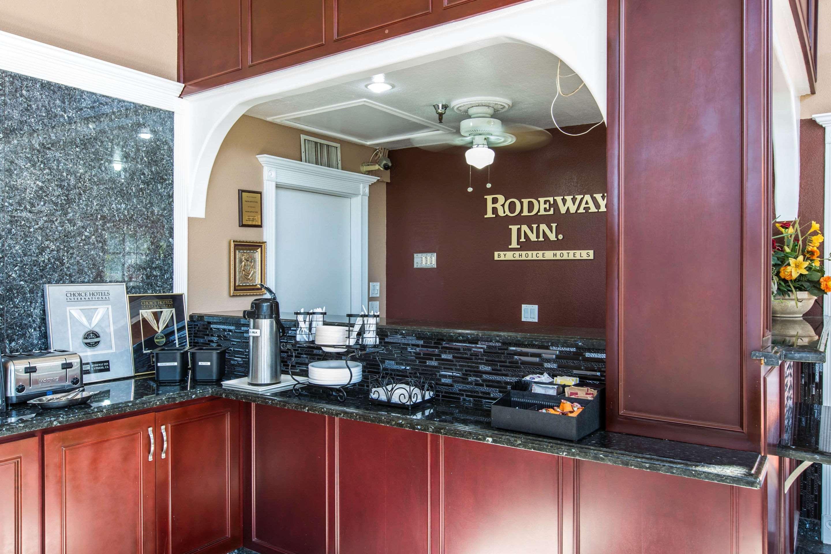 Rodeway Inn Cypress Exterior photo
